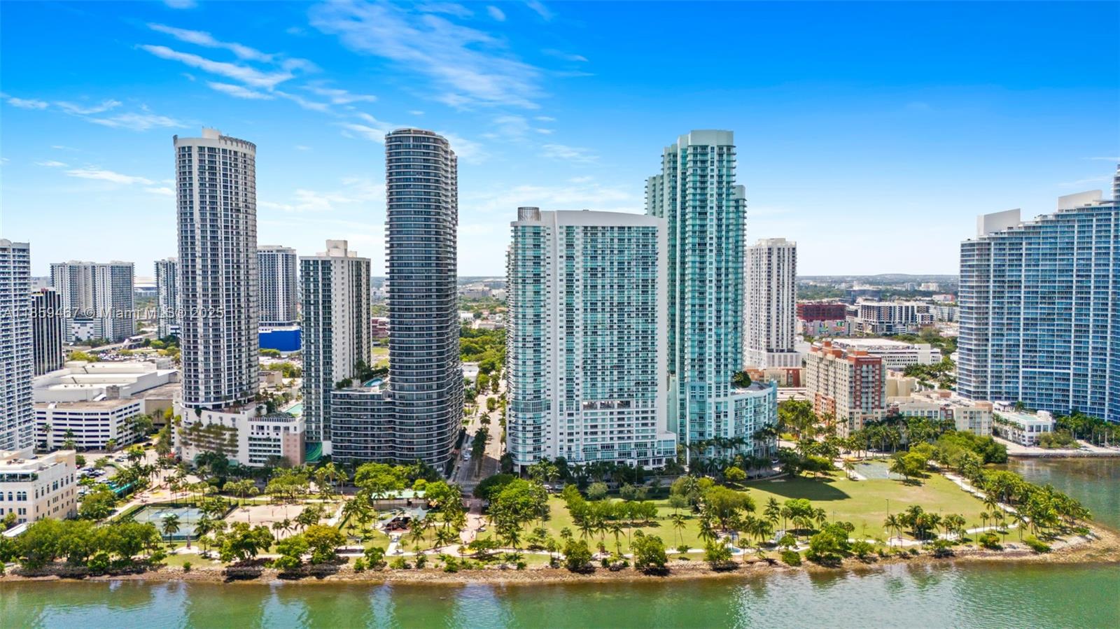 1800 N Bayshore Dr #3704
