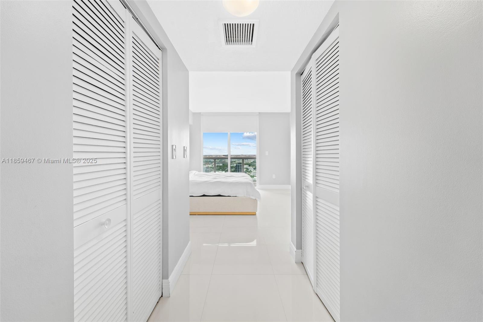 image 1800 Club Condo10