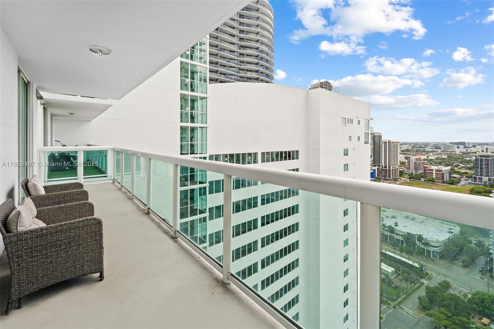 image 1800 Club Condo15
