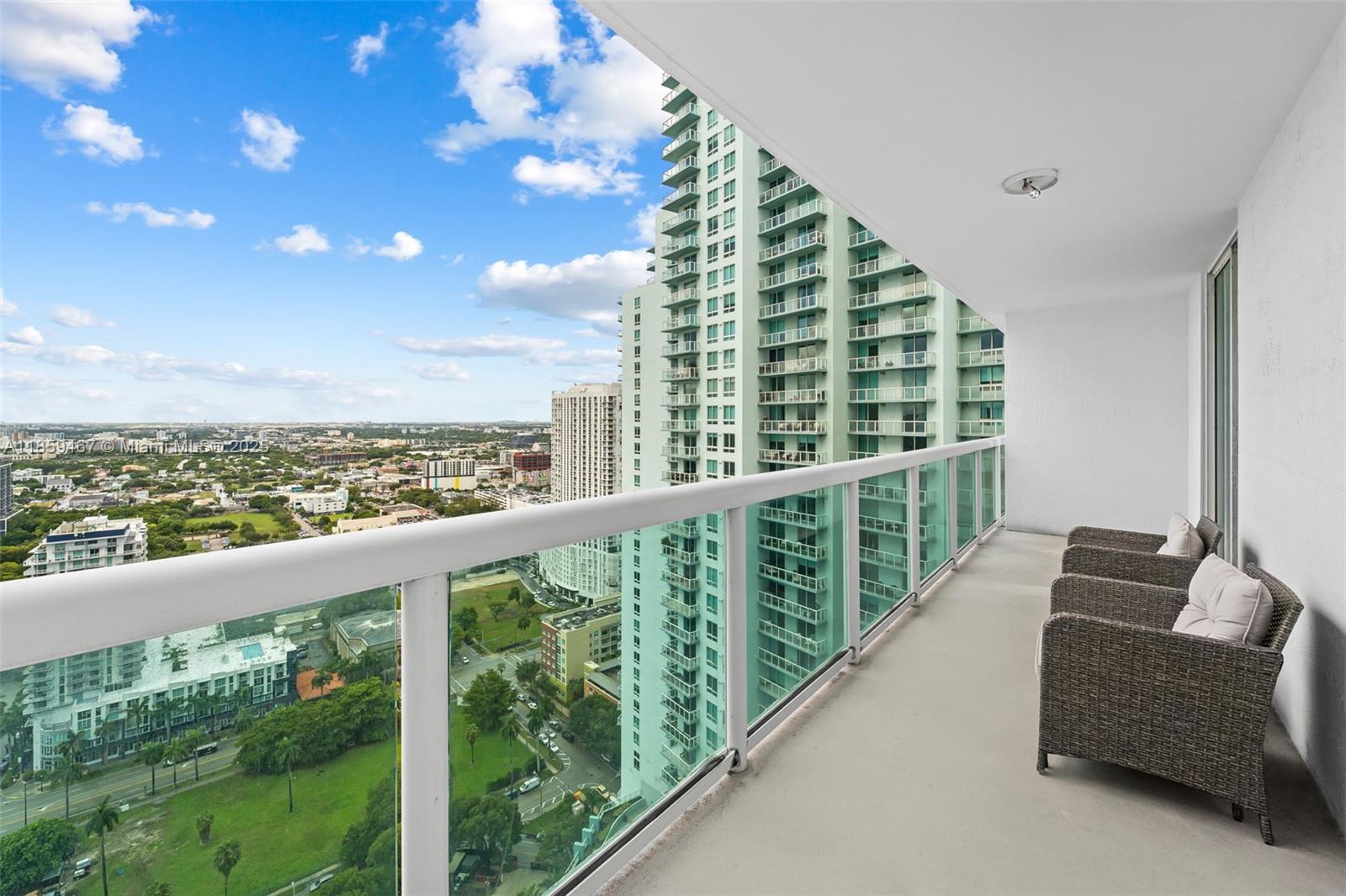image 1800 Club Condo17