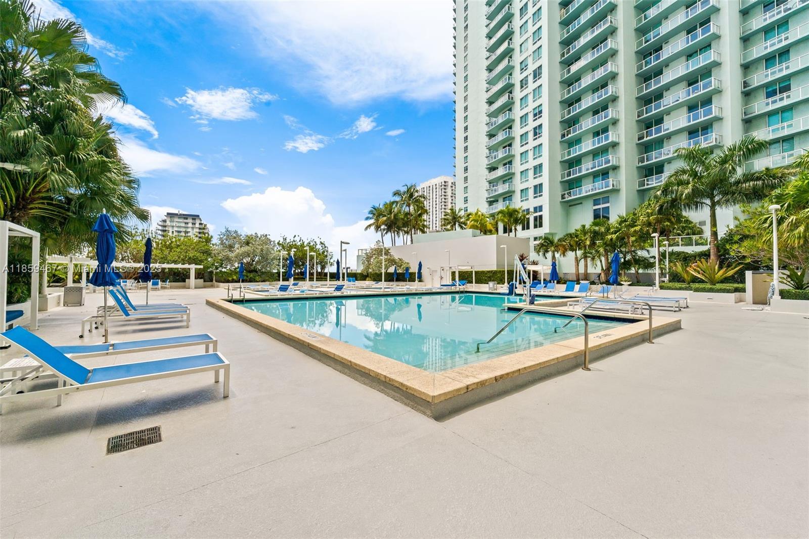 image 1800 Club Condo21
