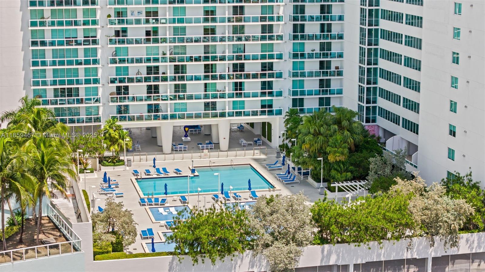 image 1800 Club Condo2