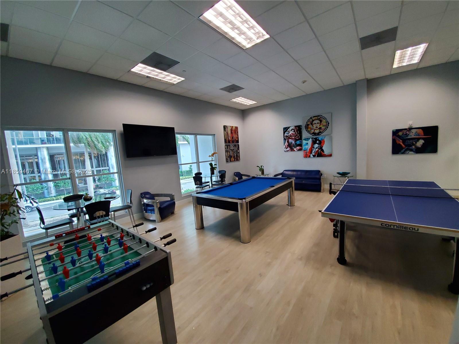 image 1800 Club Condo35