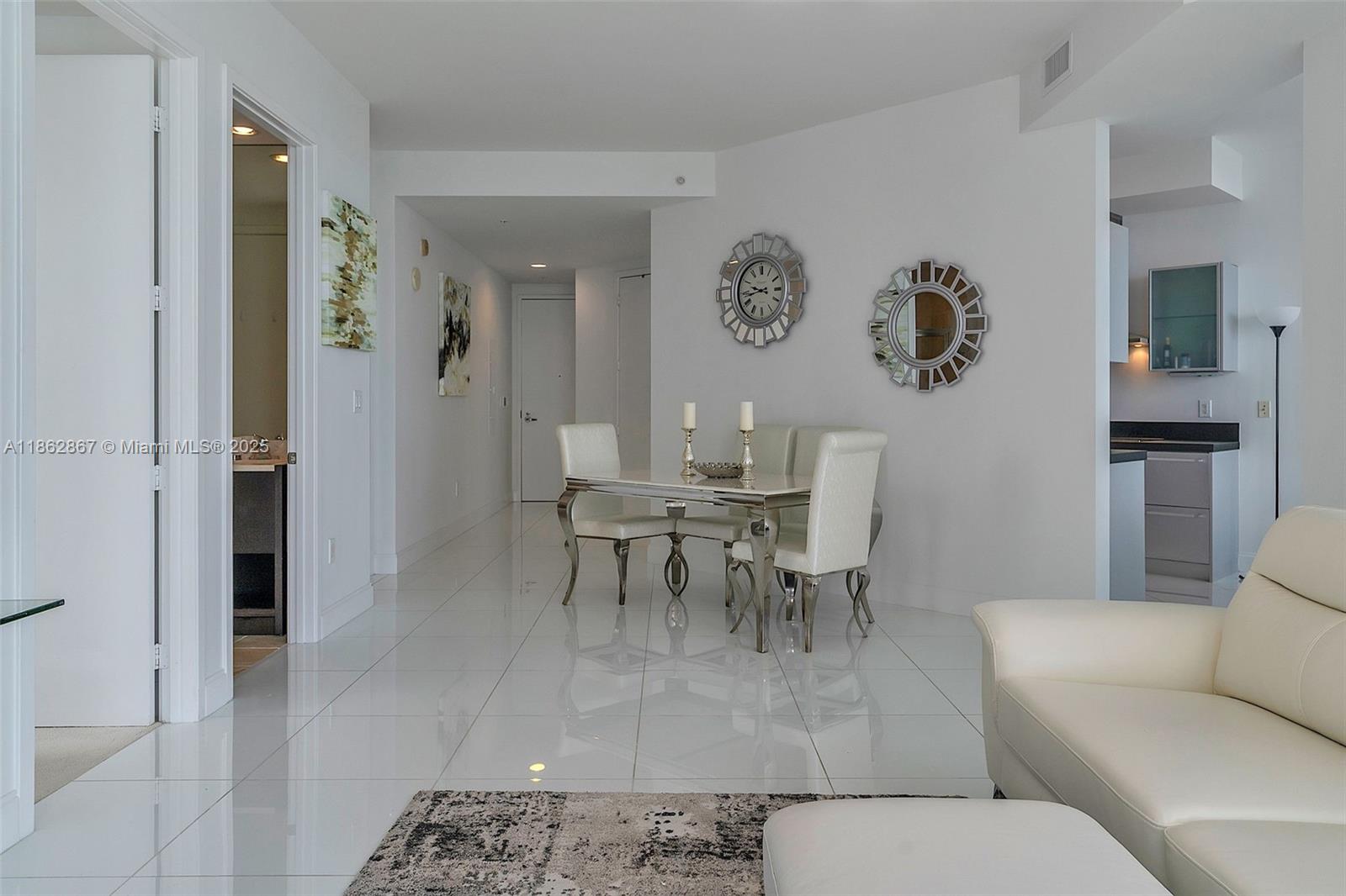 image Trump Royale Condo9