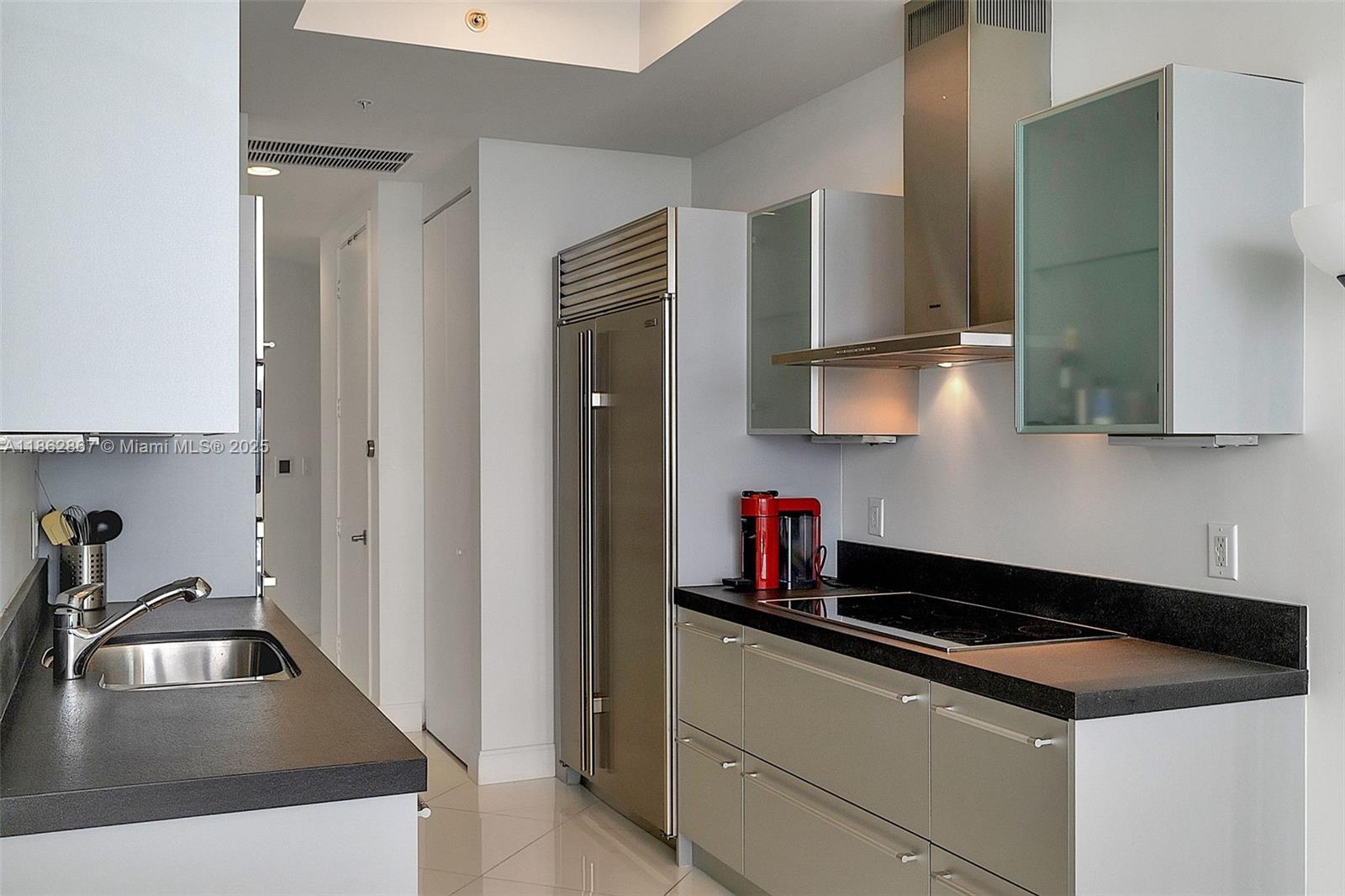 image Trump Royale Condo16