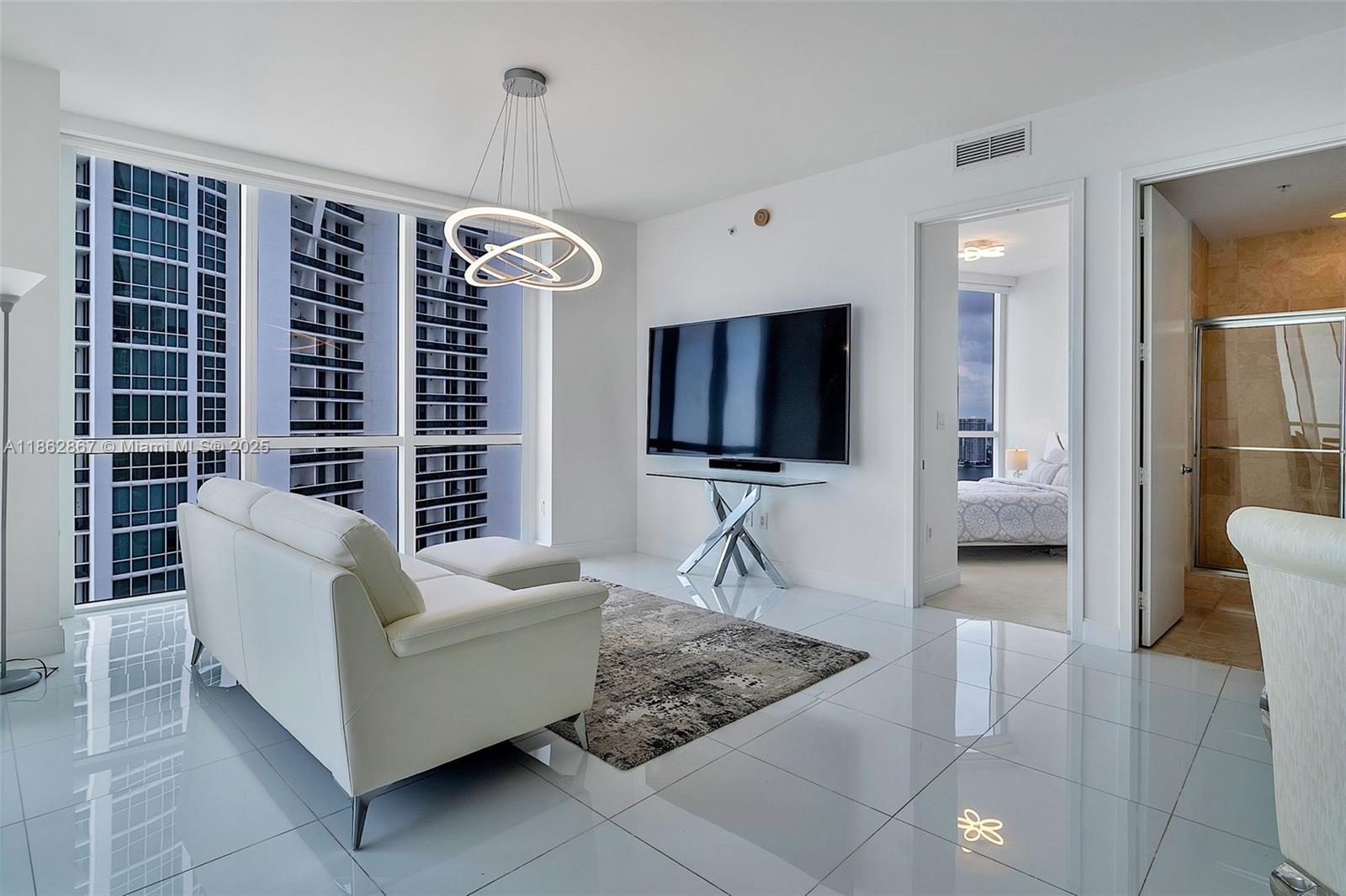 image Trump Royale Condo20
