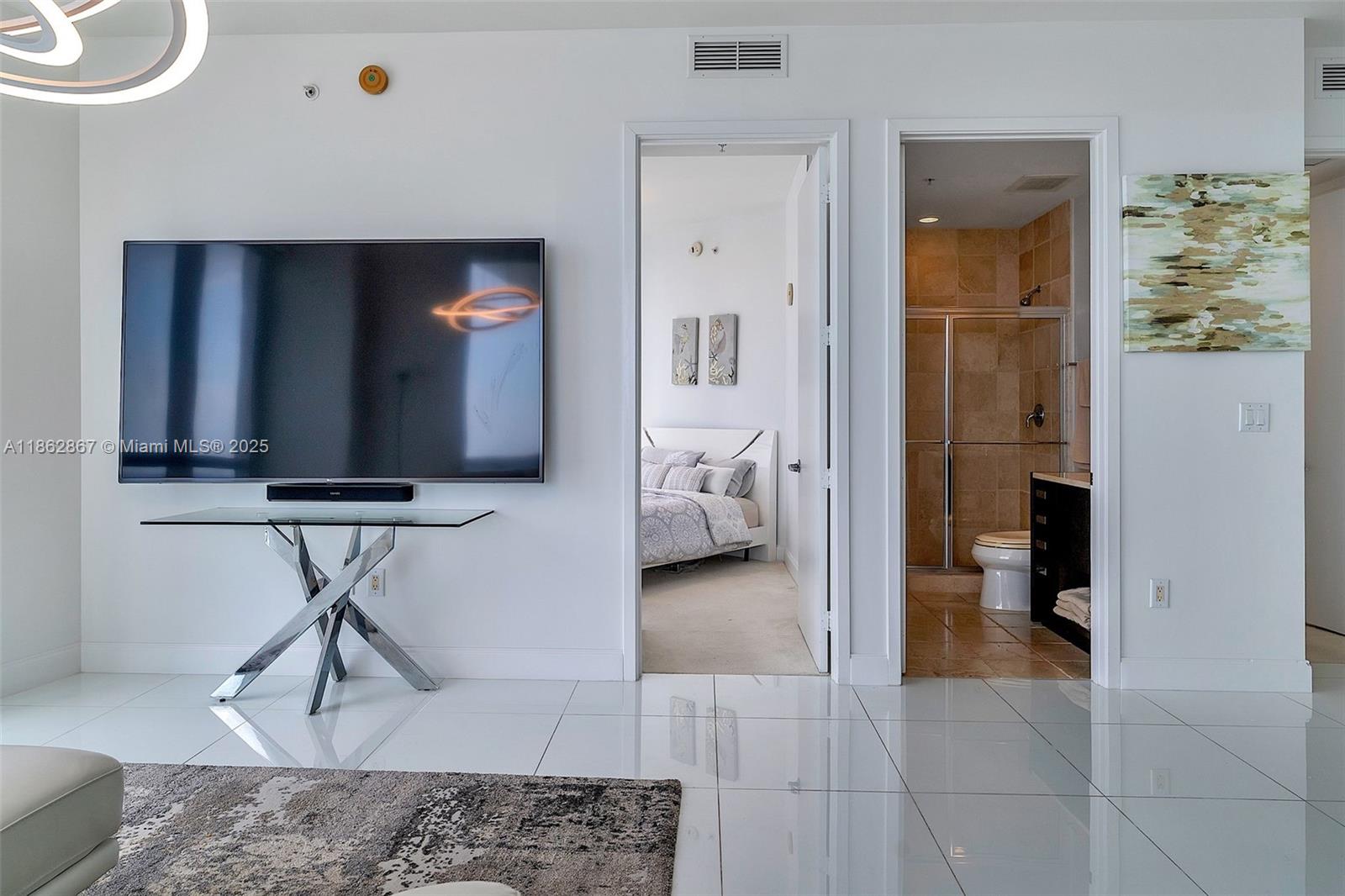 image Trump Royale Condo21