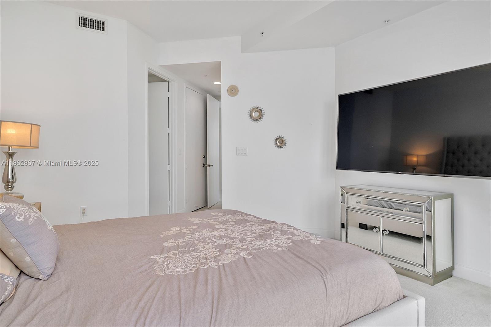 image Trump Royale Condo23