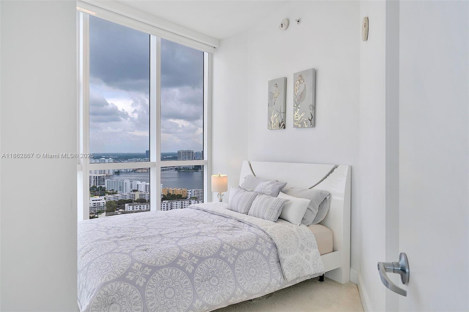 image Trump Royale Condo29