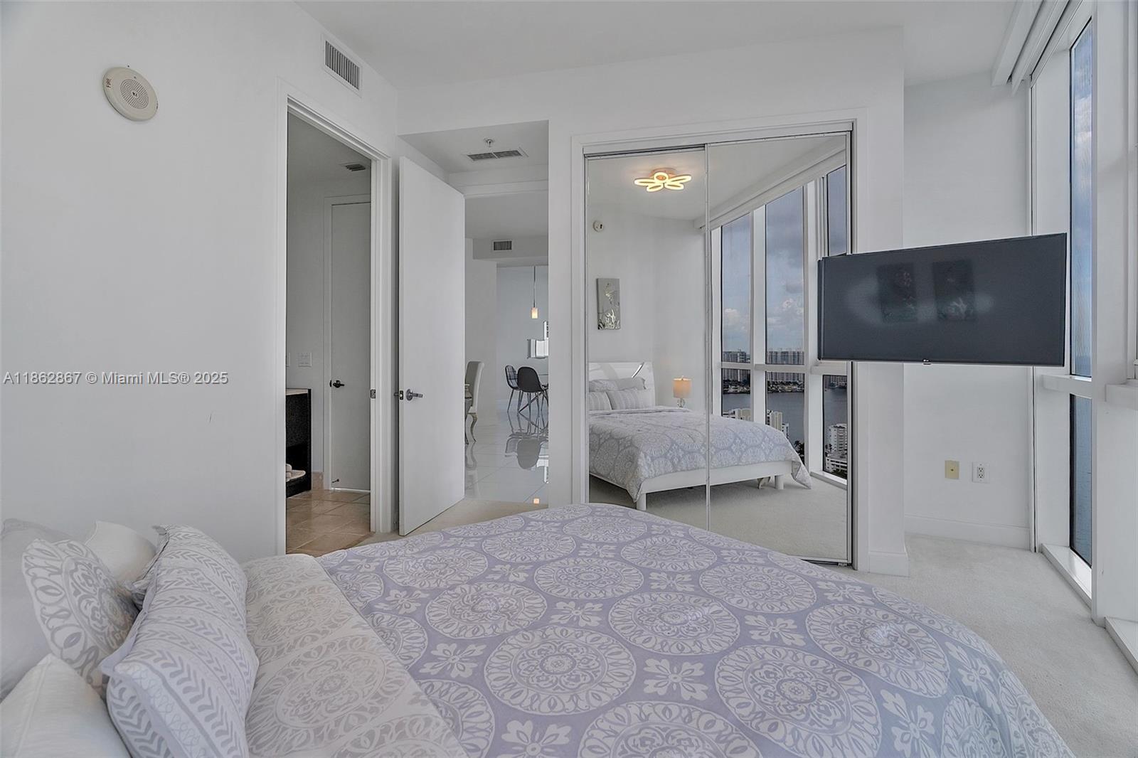 image Trump Royale Condo30