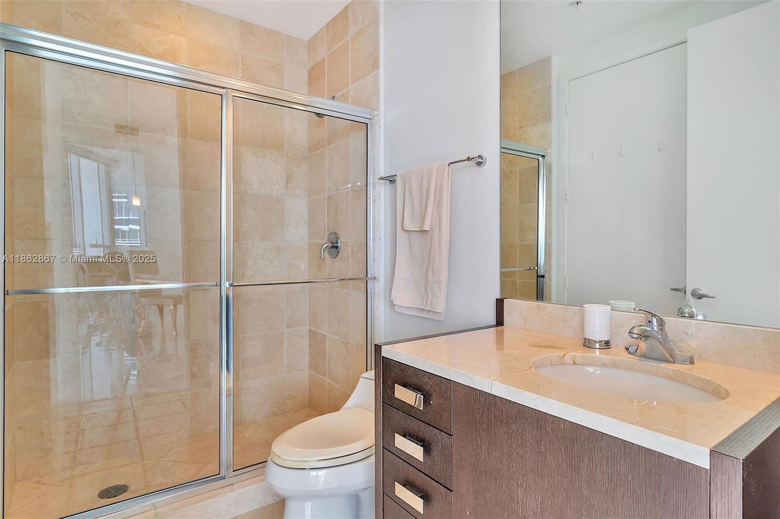image Trump Royale Condo31