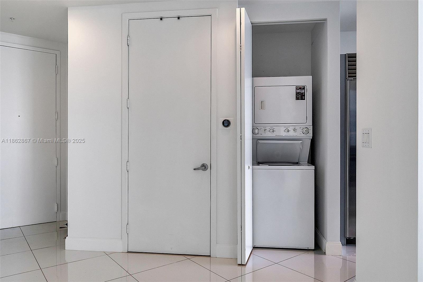 image Trump Royale Condo35