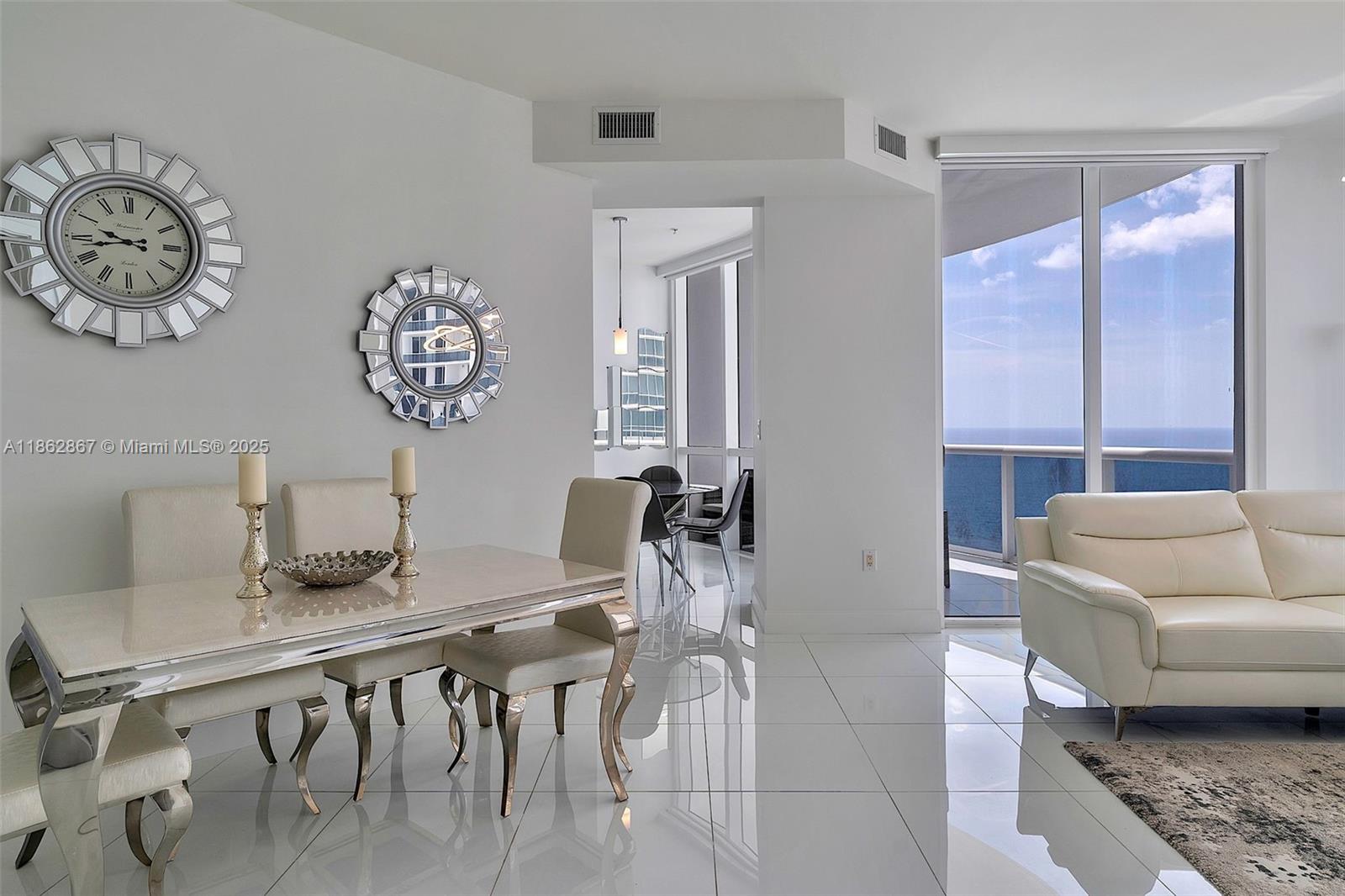 image Trump Royale Condo6
