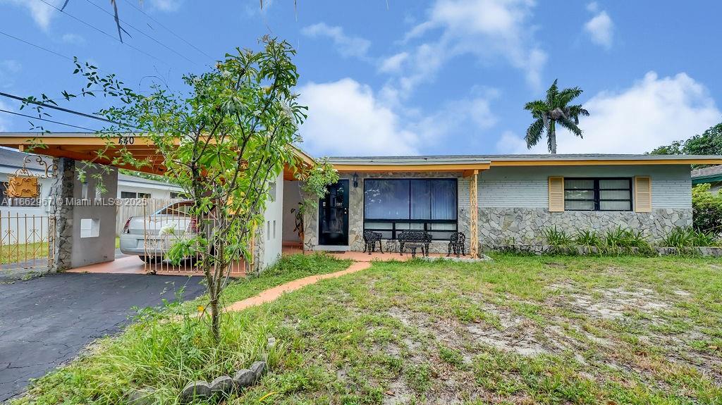 440 SW 29th Ter