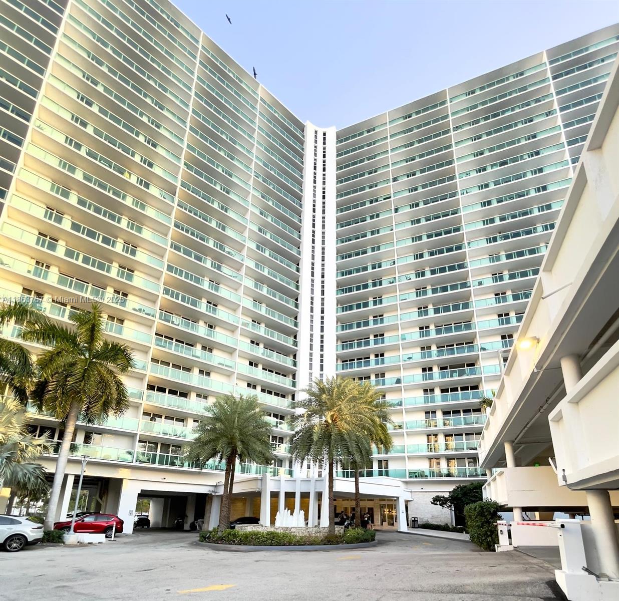 100 Bayview Dr #412