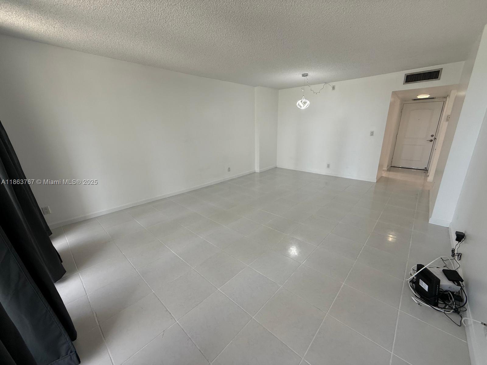 image Arlen House East Condo4