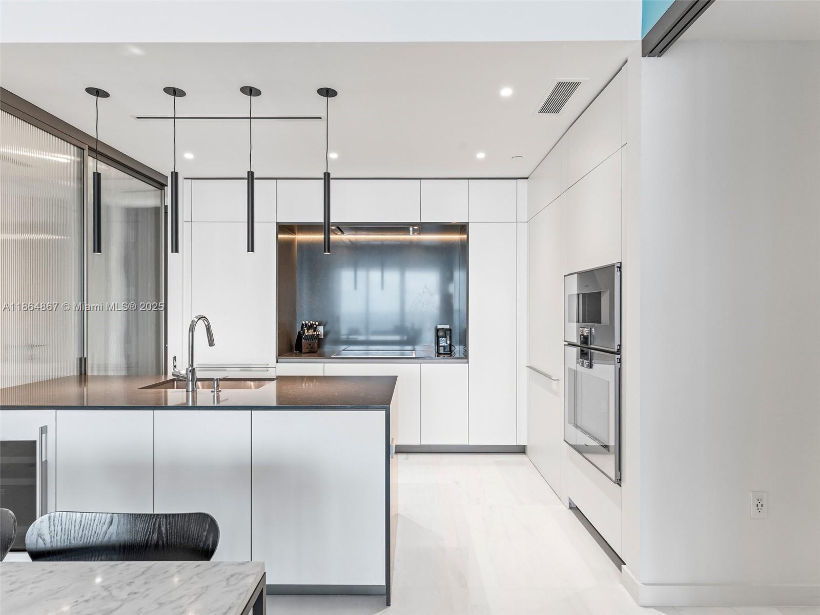 image Aston Martin Residences9