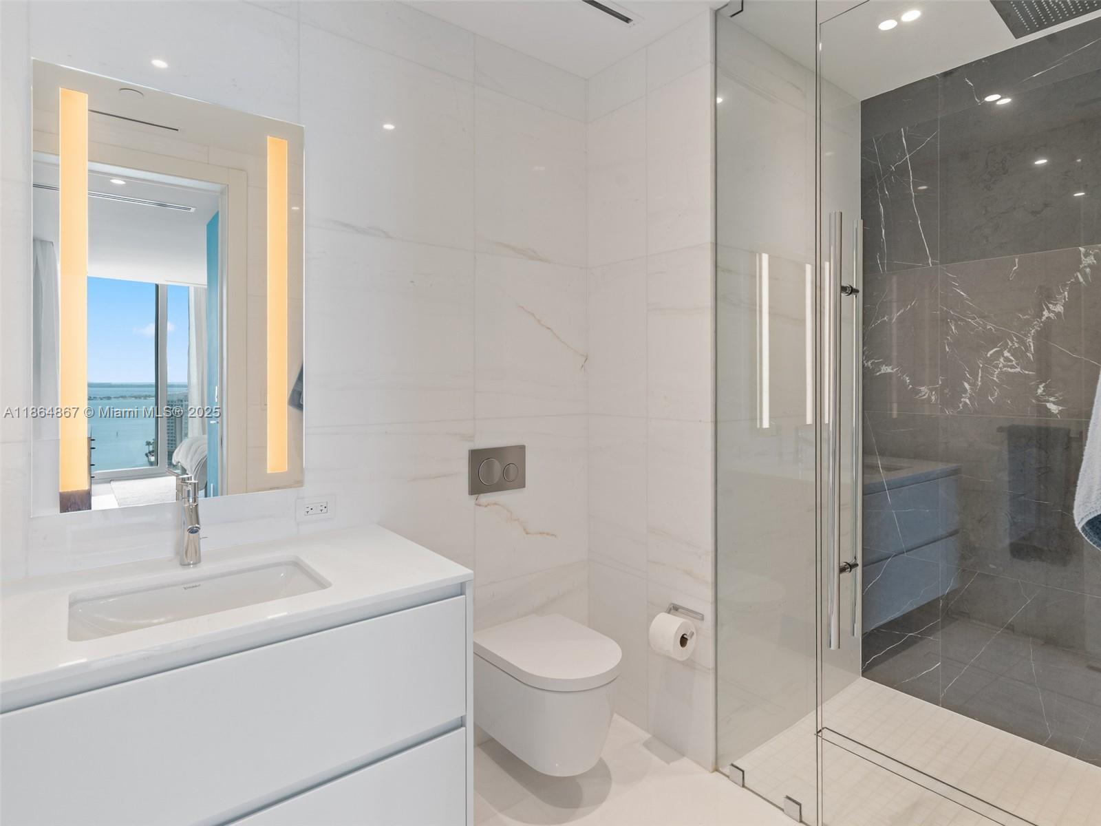 image Aston Martin Residences28