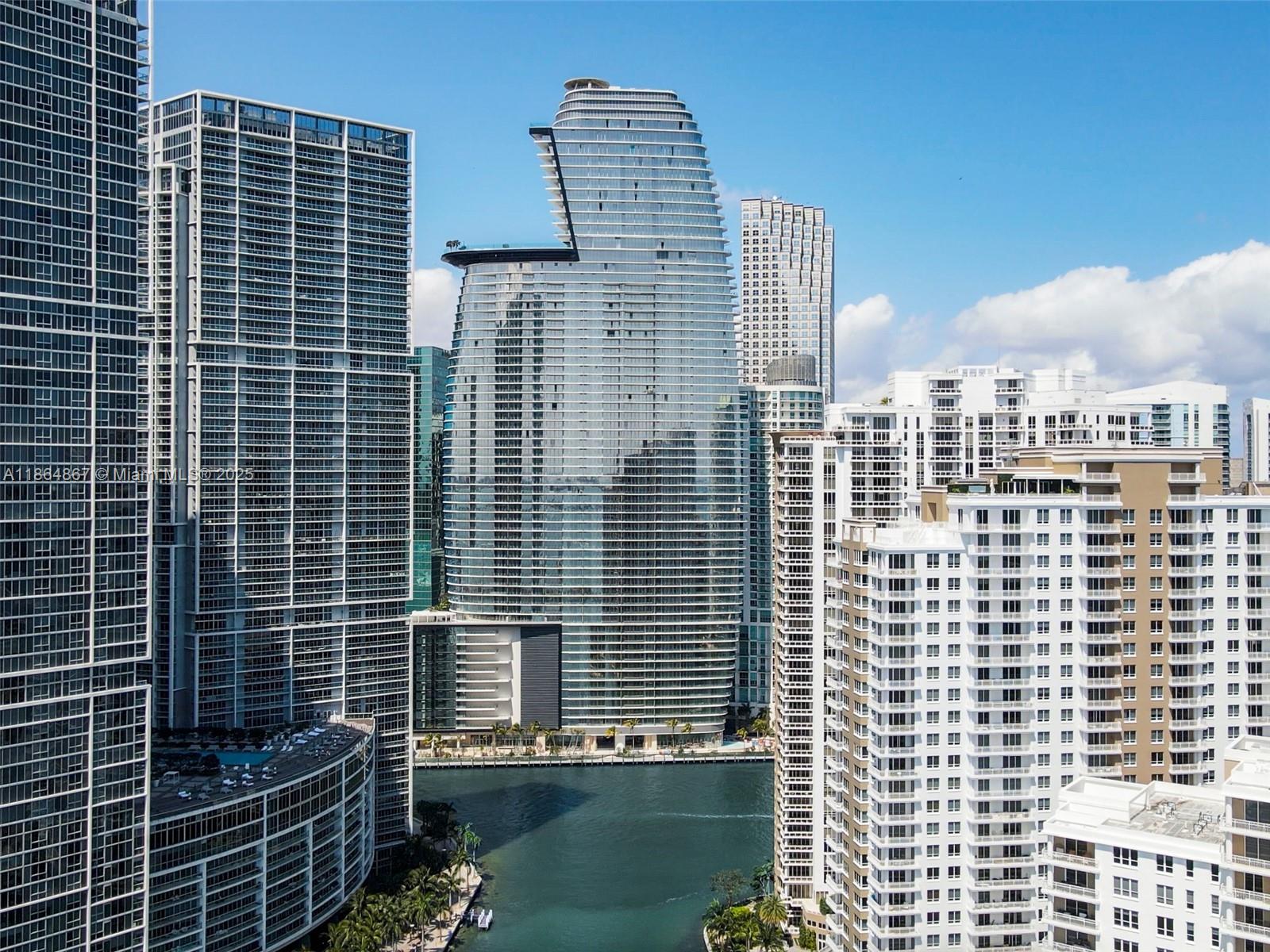 image Aston Martin Residences2