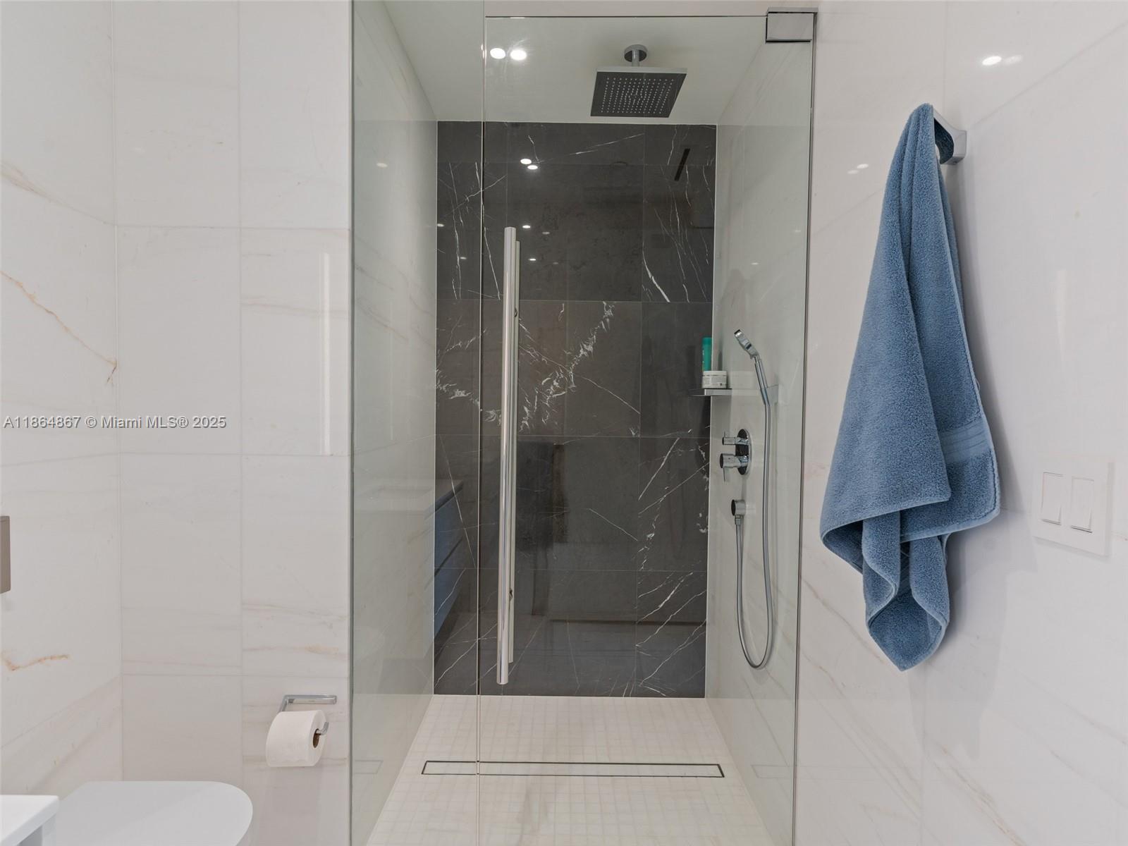 image Aston Martin Residences29