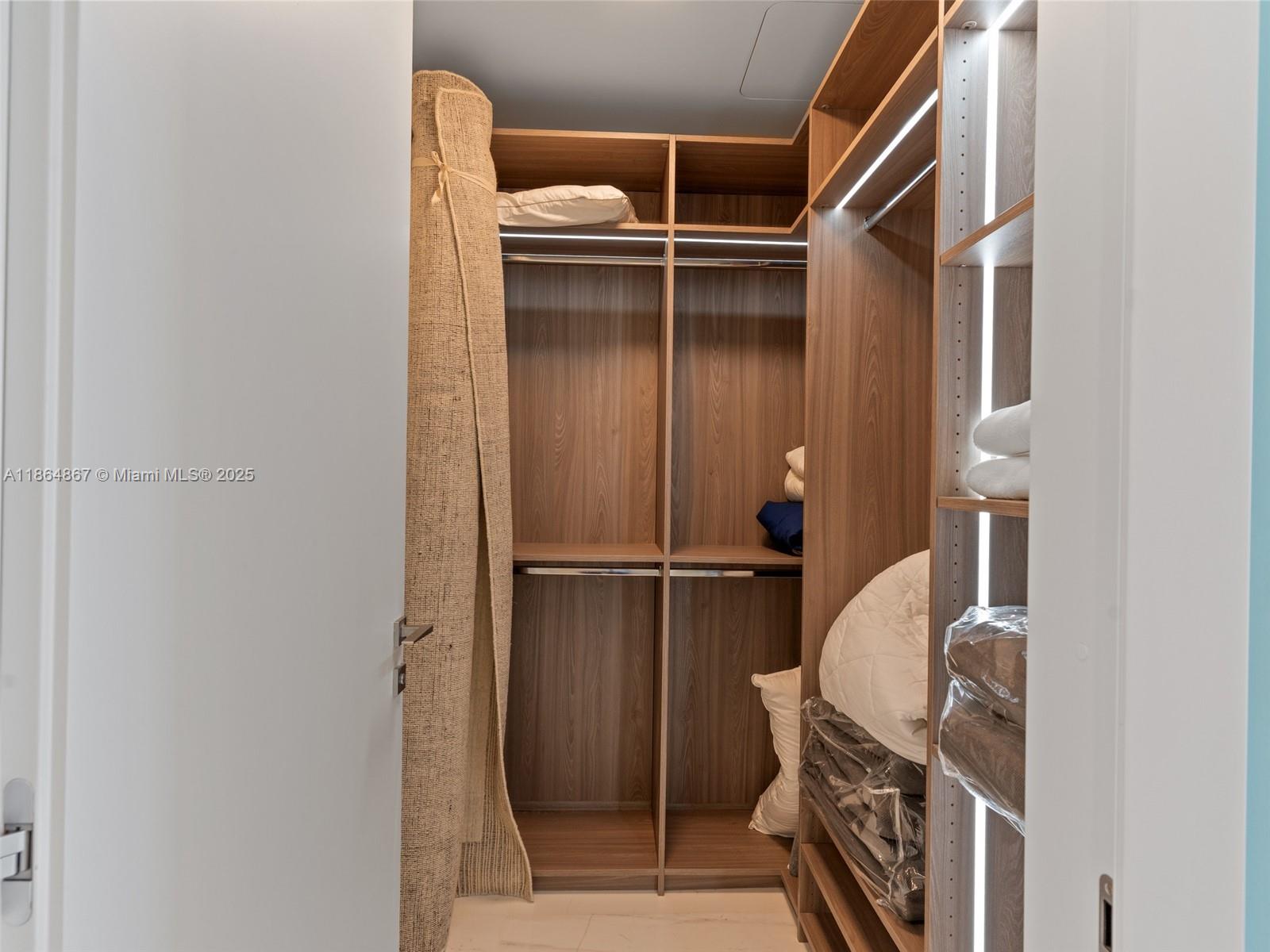 image Aston Martin Residences30