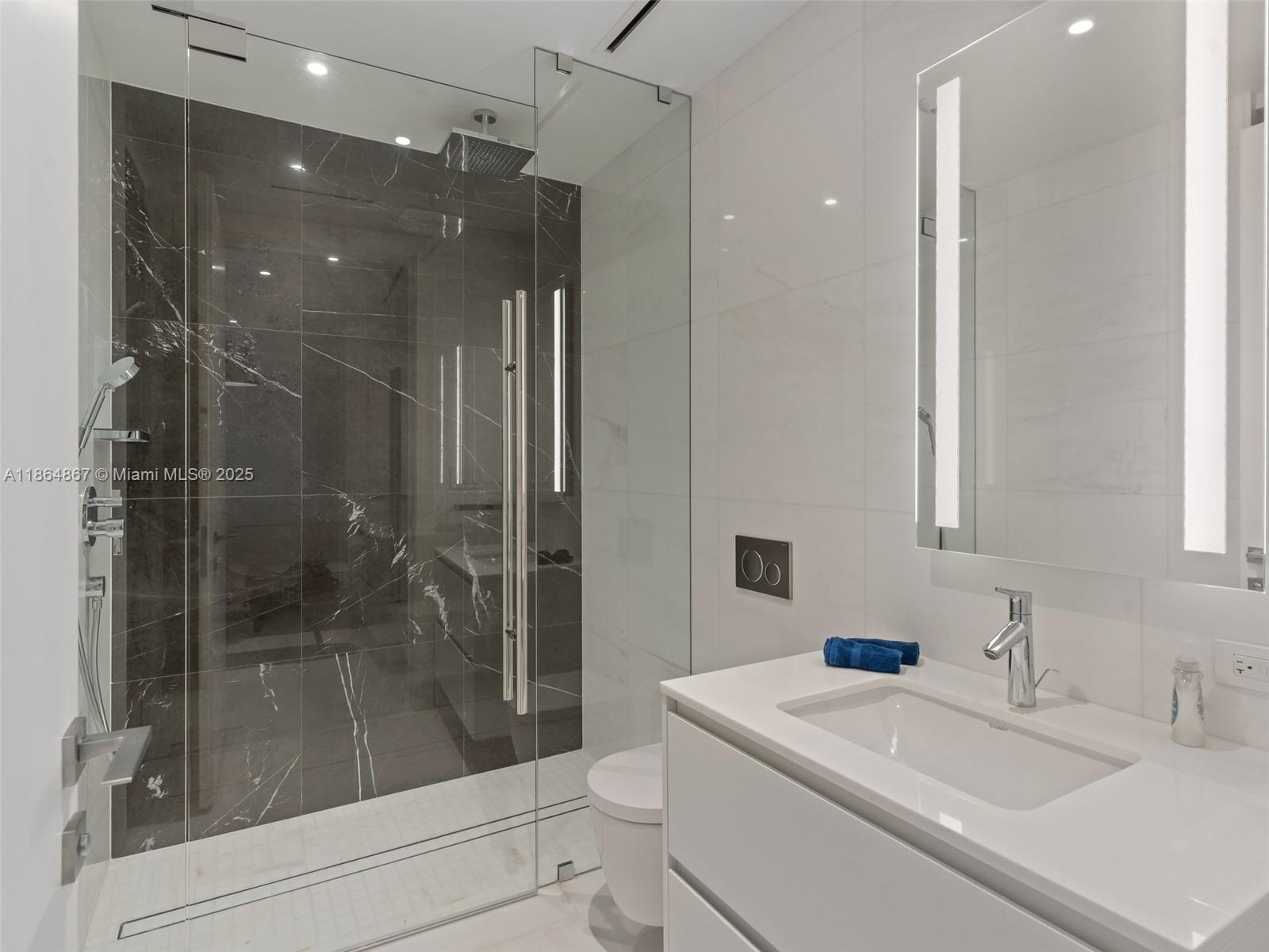 image Aston Martin Residences32