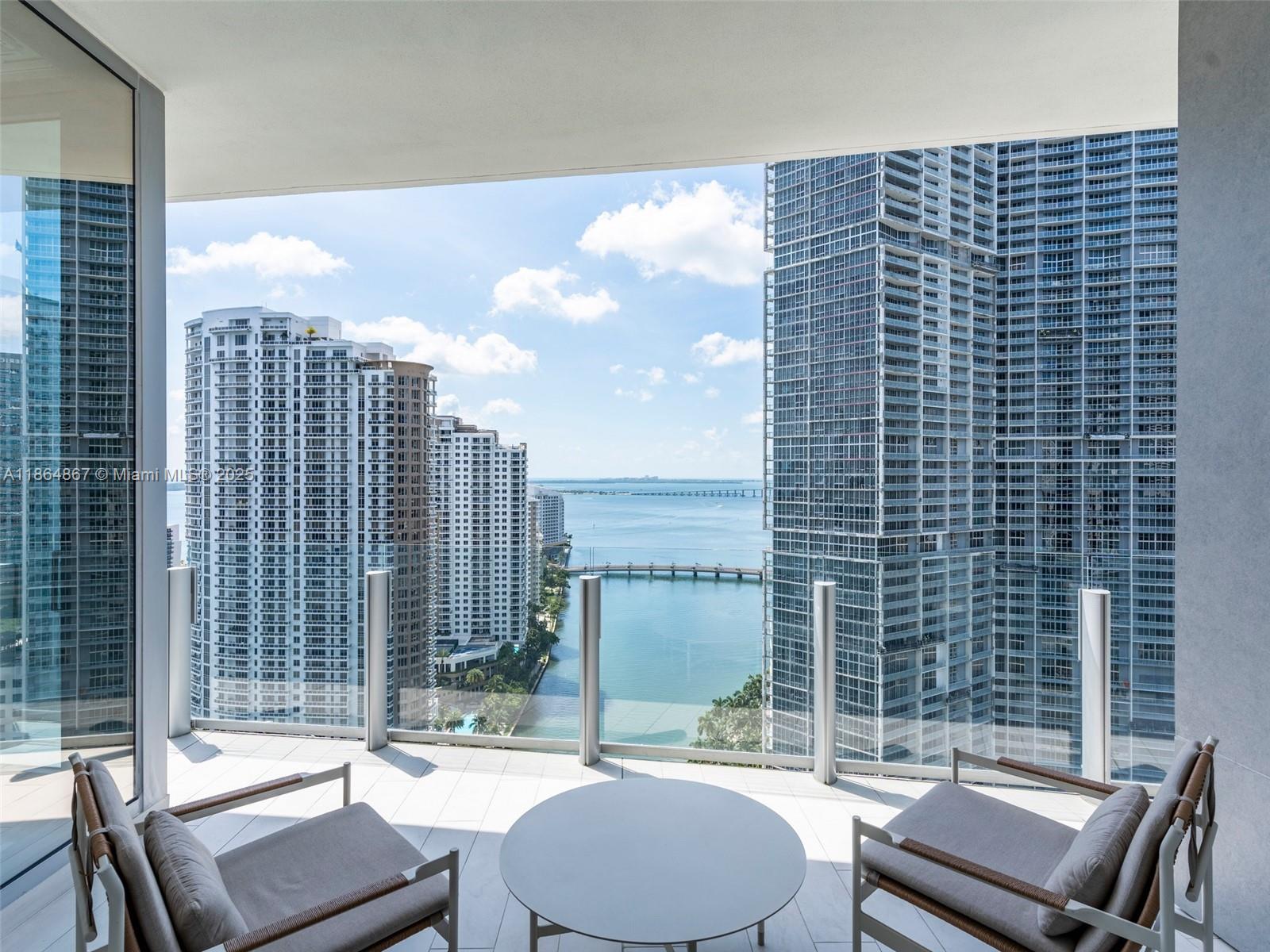 image Aston Martin Residences3