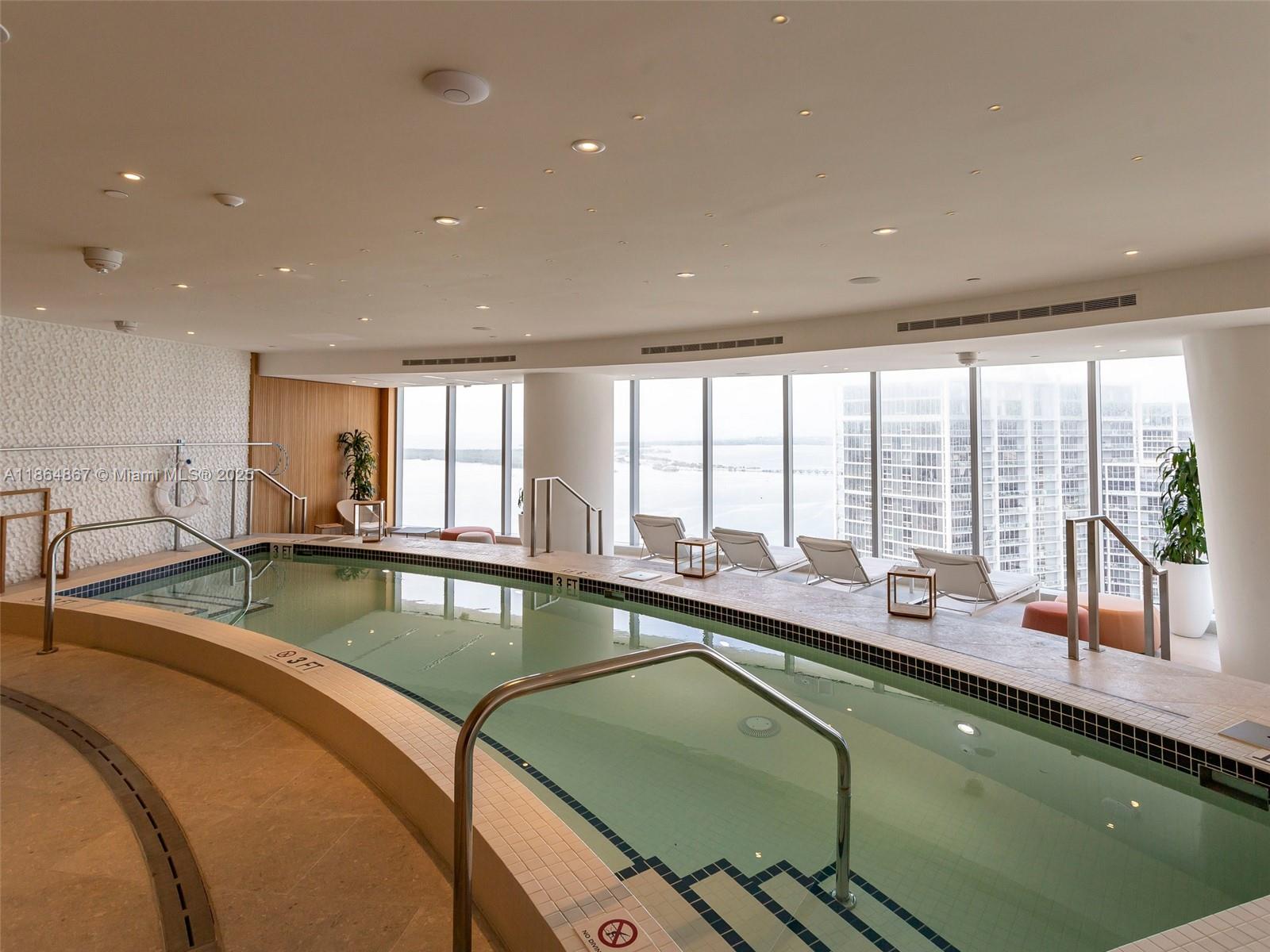 image Aston Martin Residences45