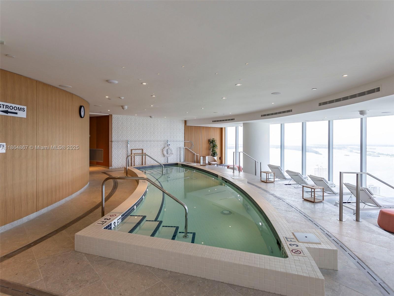 image Aston Martin Residences46