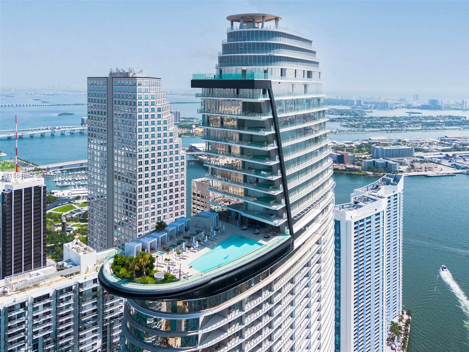 image Aston Martin Residences4