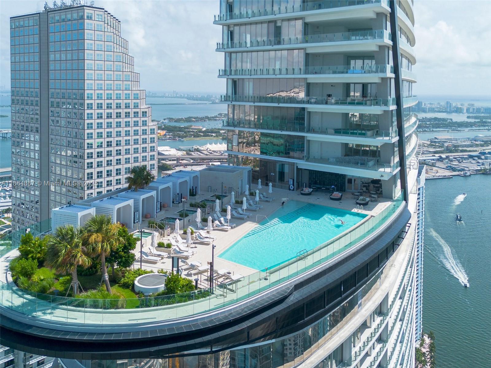 image Aston Martin Residences52
