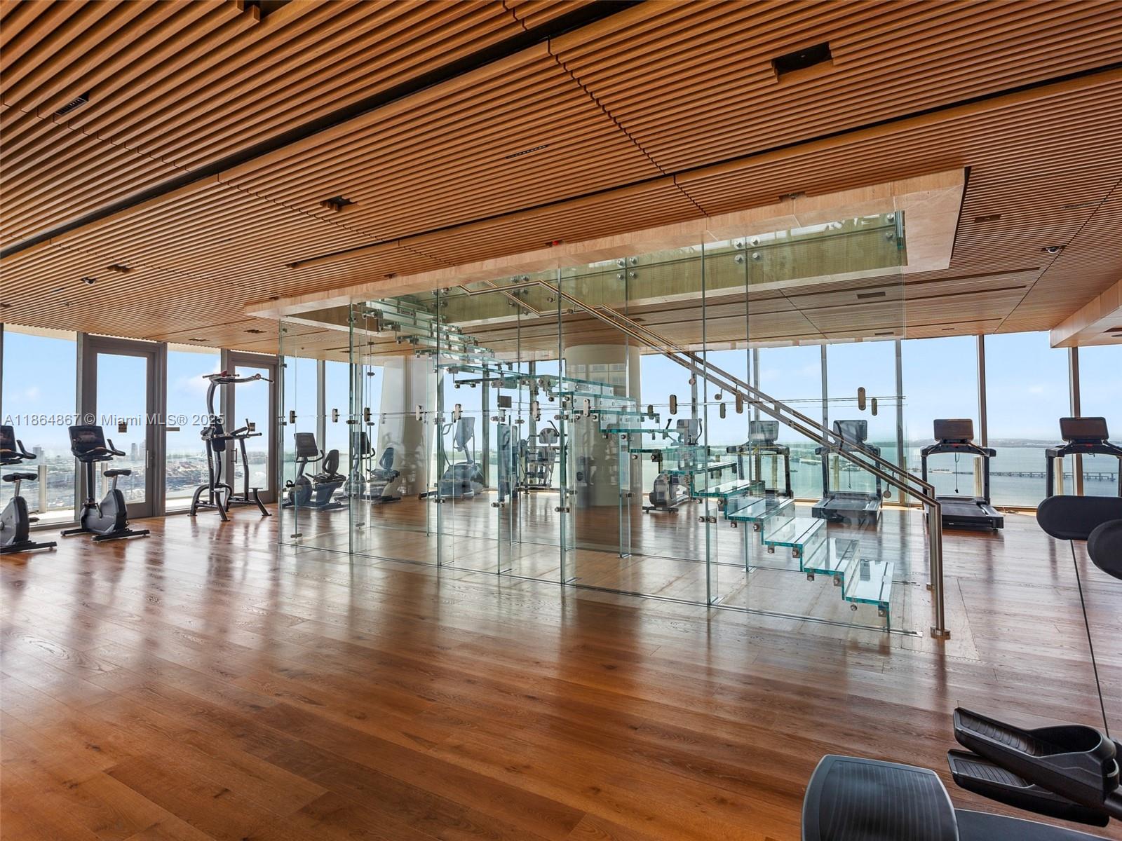 image Aston Martin Residences60