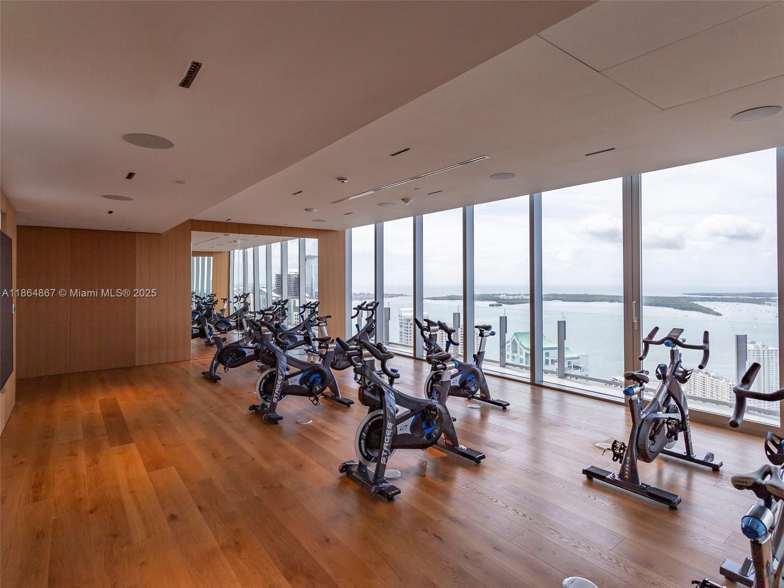 image Aston Martin Residences65