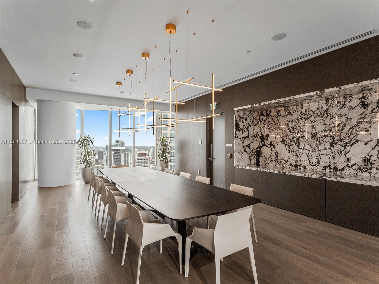 image Aston Martin Residences67