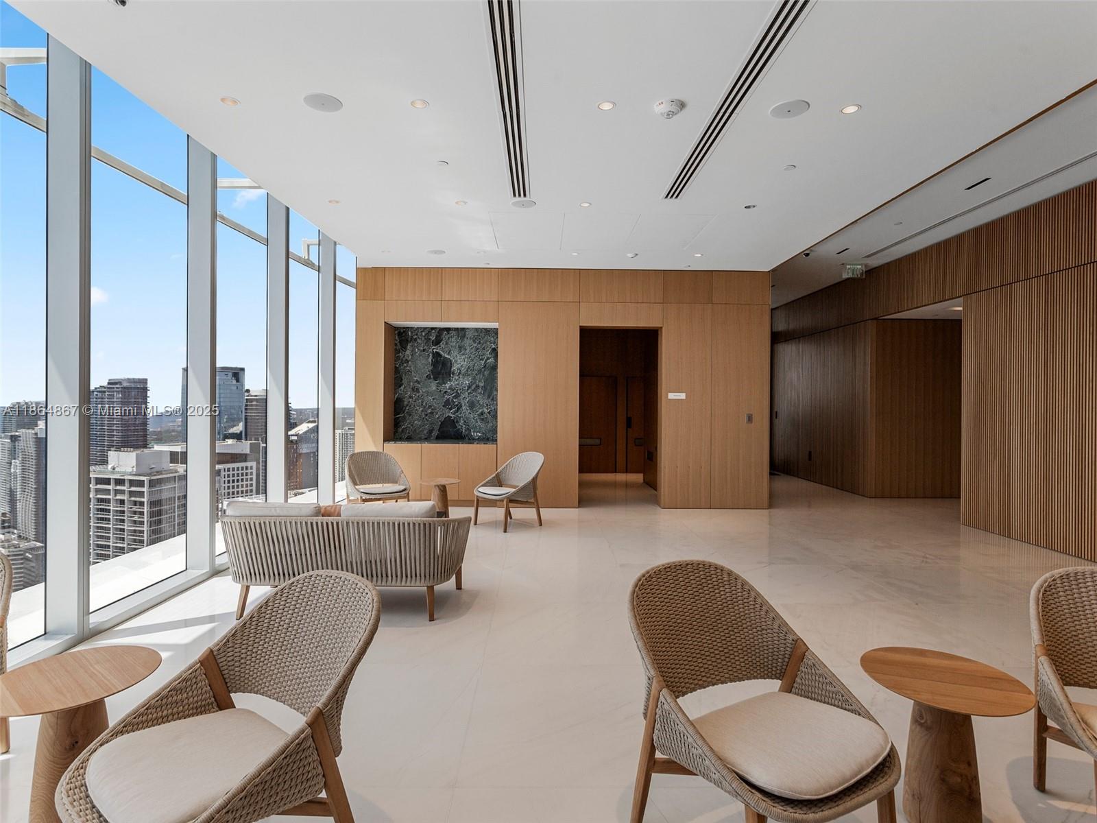 image Aston Martin Residences71