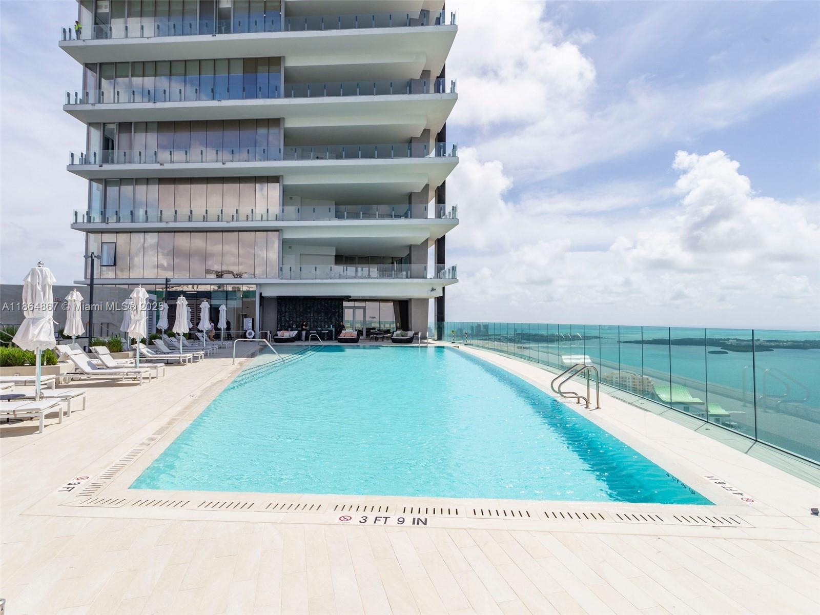 image Aston Martin Residences74