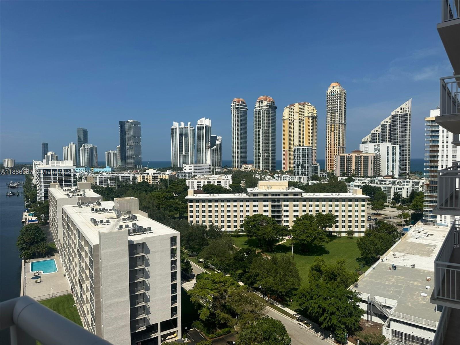 image Winston Towers 2004