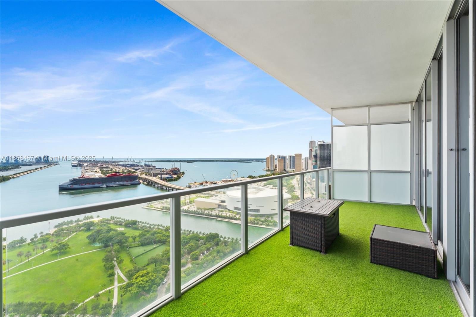 1100 Biscayne Blvd #4004