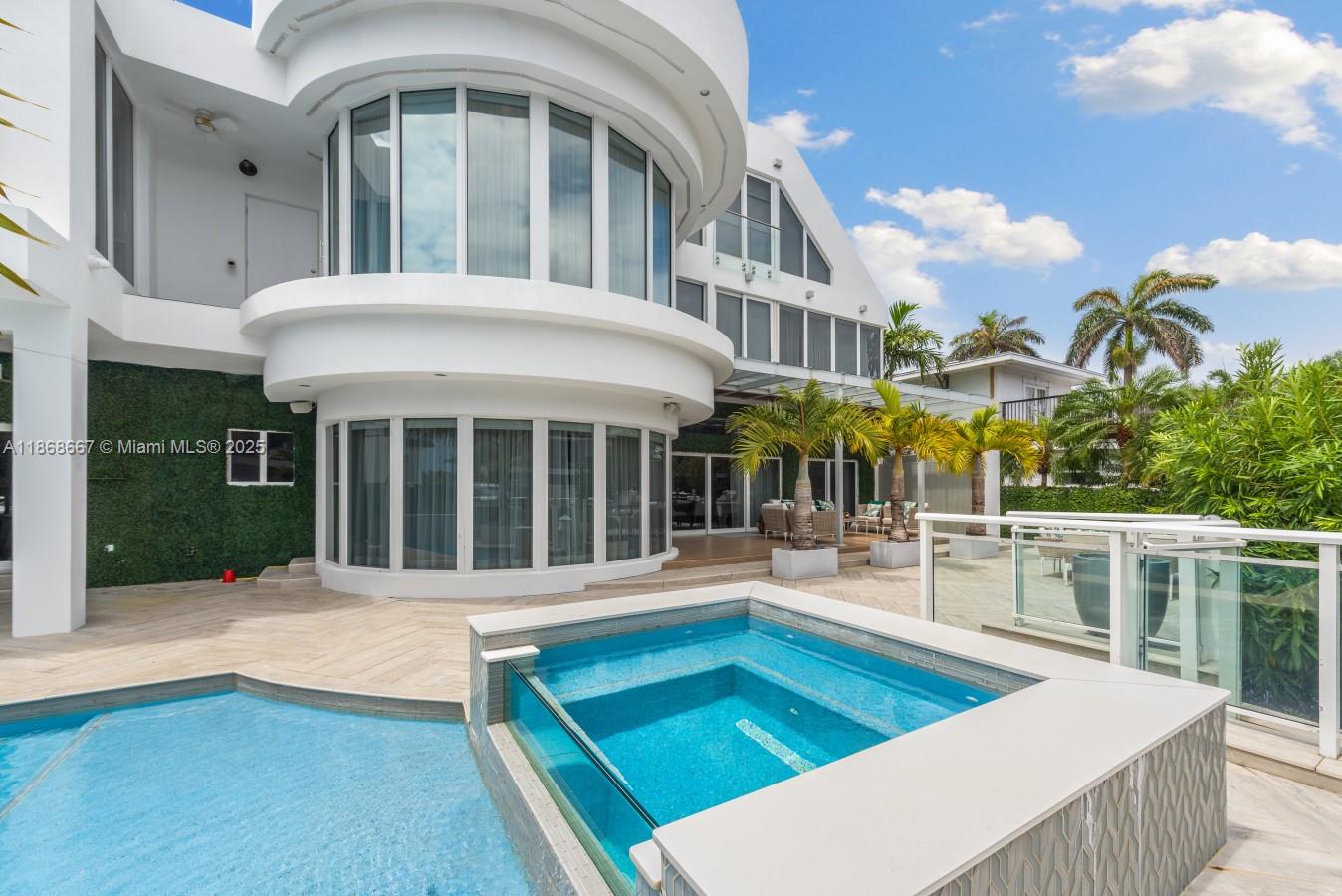 1319 Seminole Dr Fort Lauderdale, FL 33304