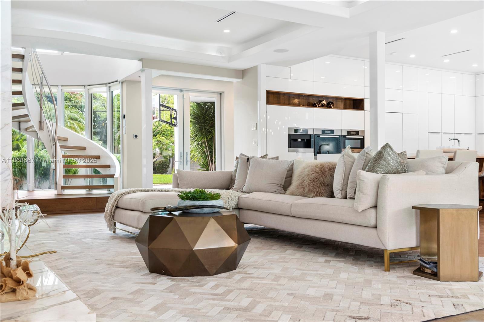 1319 Seminole Dr Fort Lauderdale, FL 33304