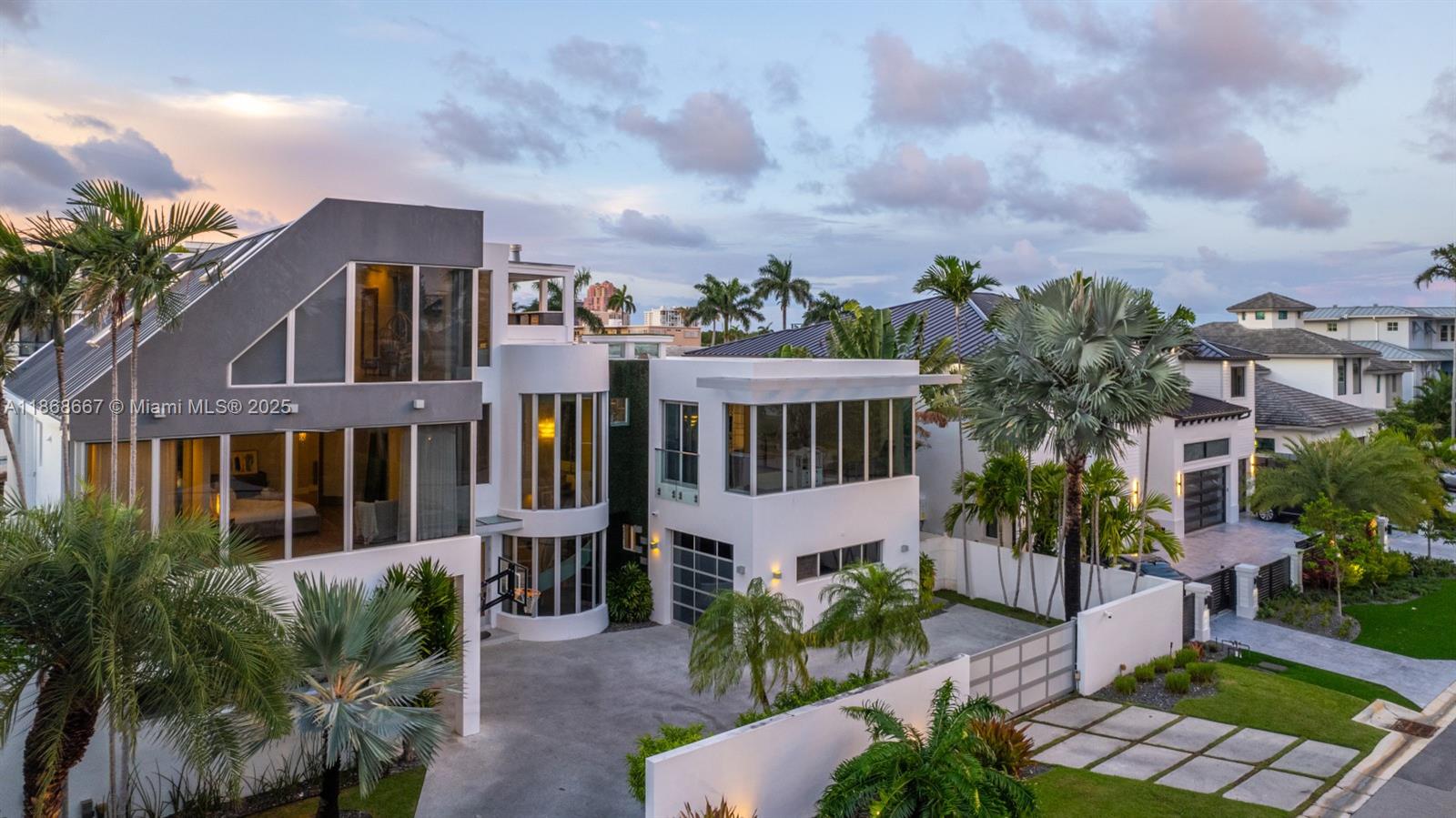 1319 Seminole Dr Fort Lauderdale, FL 33304