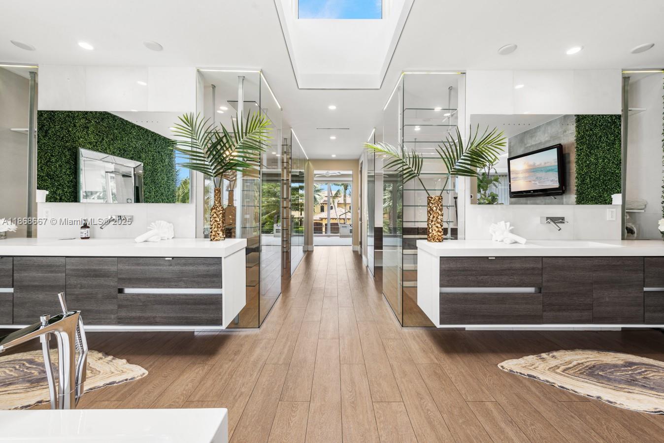 1319 Seminole Dr Fort Lauderdale, FL 33304