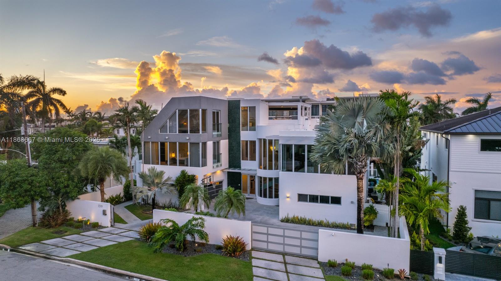 1319 Seminole Dr Fort Lauderdale, FL 33304