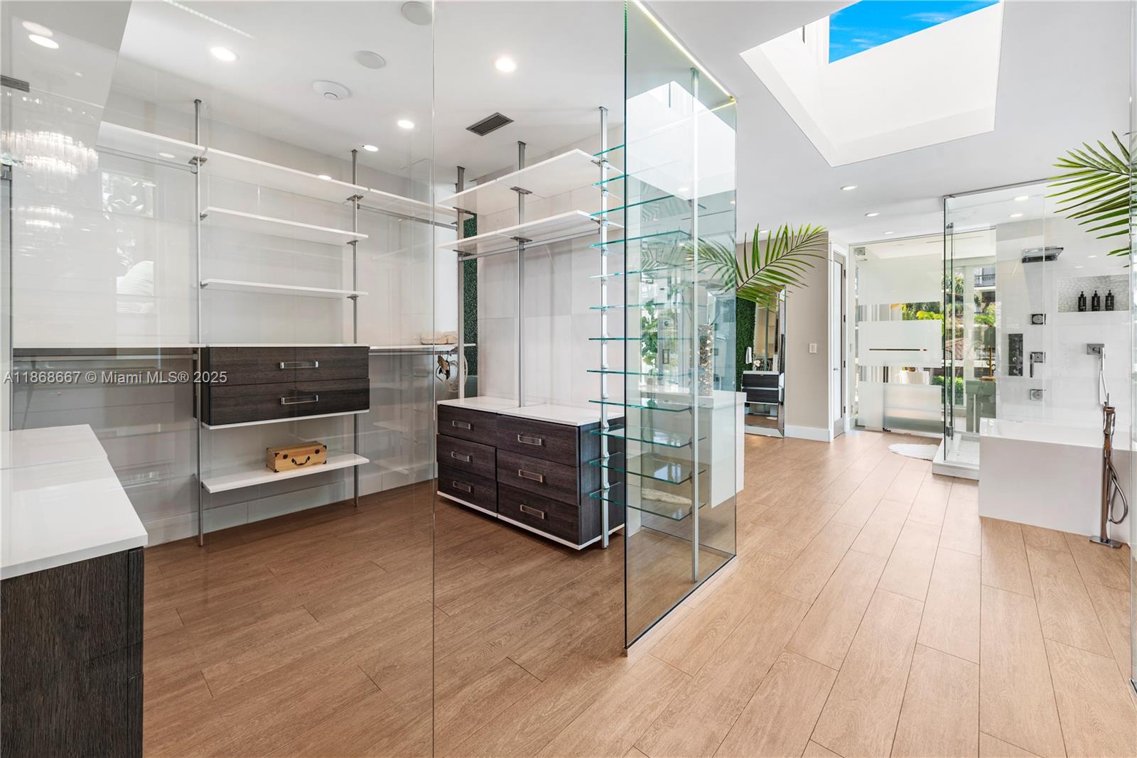 1319 Seminole Dr Fort Lauderdale, FL 33304