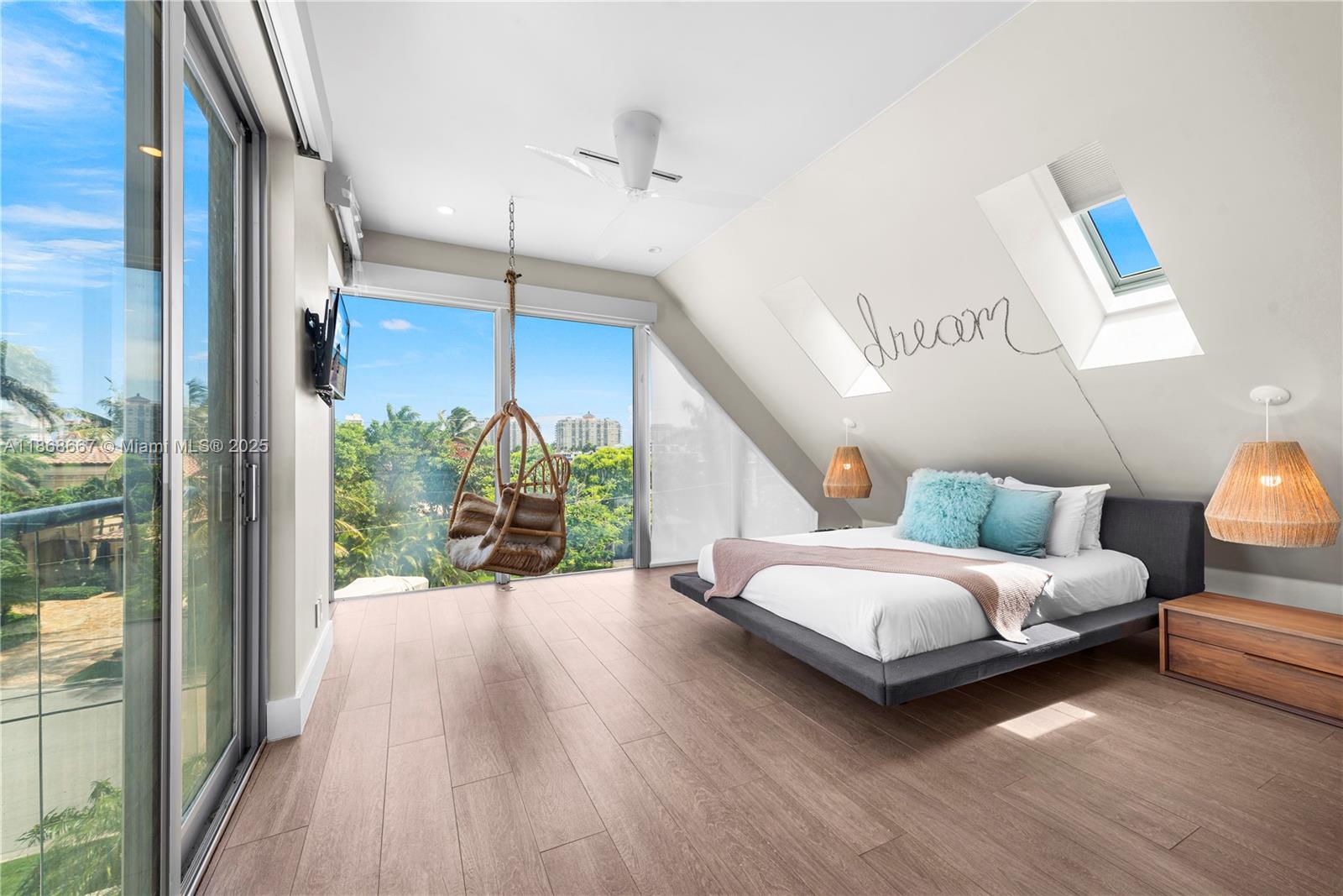 1319 Seminole Dr Fort Lauderdale, FL 33304