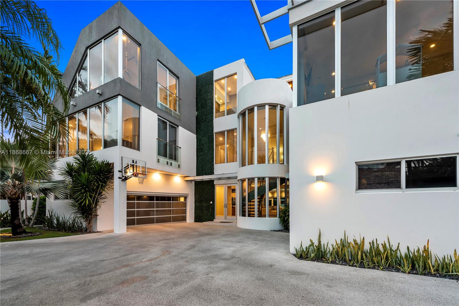 1319 Seminole Dr Fort Lauderdale, FL 33304