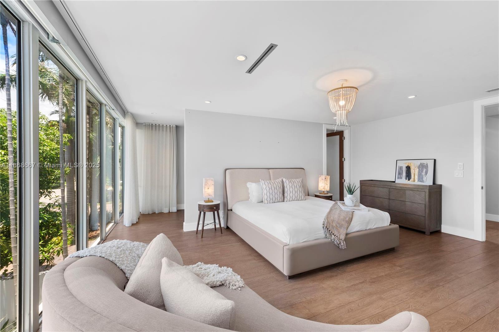 1319 Seminole Dr Fort Lauderdale, FL 33304