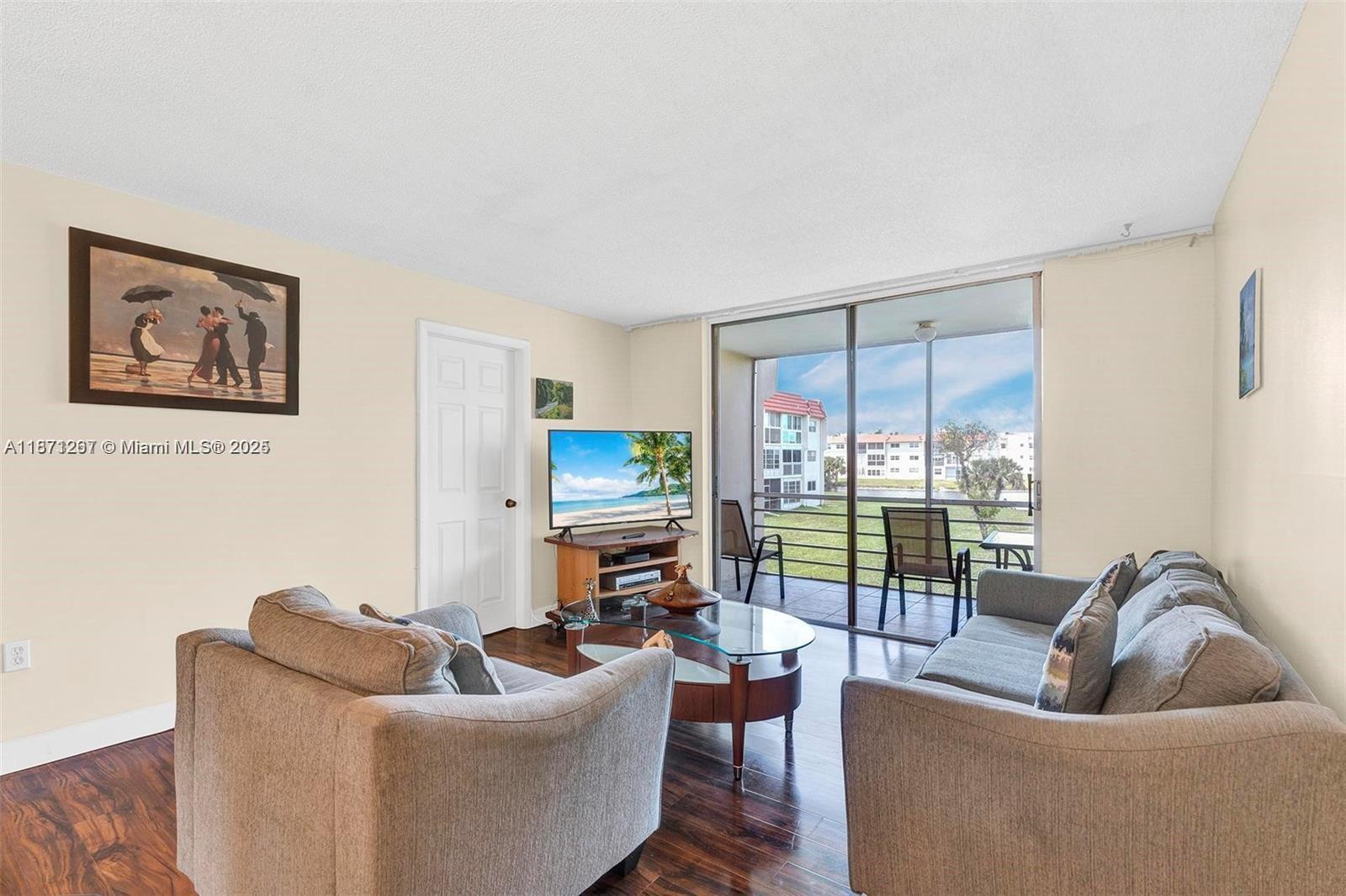 2951 E Sunrise Lks Dr #209