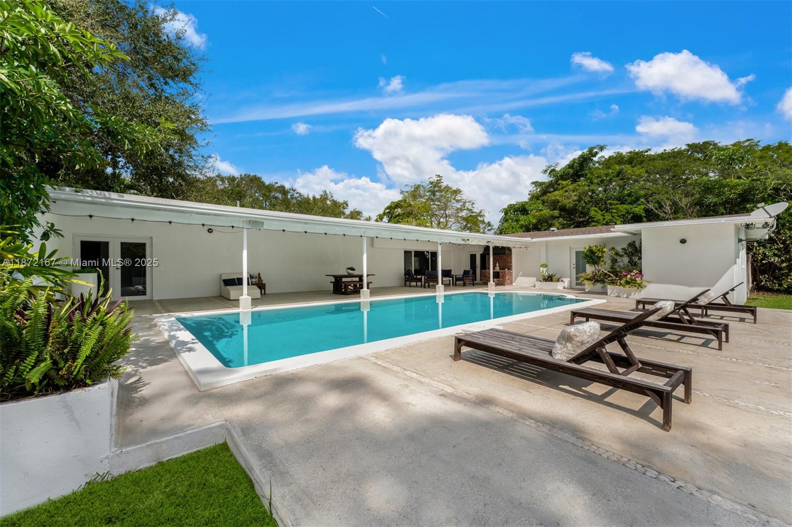 12401 SW 68th Ct Pinecrest, FL 33156