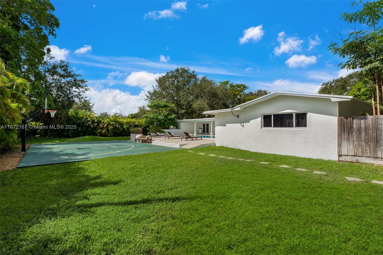 12401 SW 68th Ct Pinecrest, FL 33156